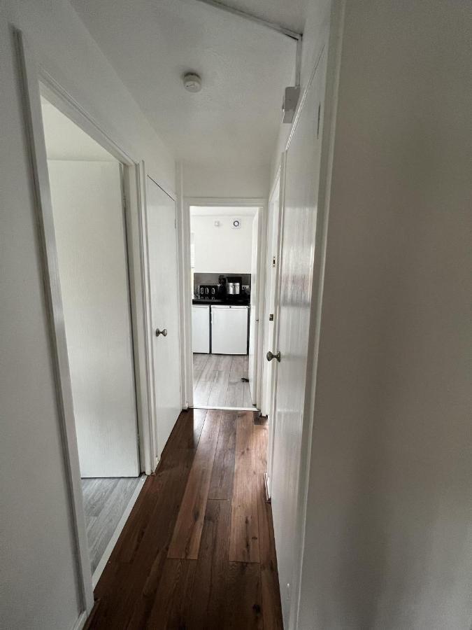 Canary Wharf Haven - Spacious & Homely Entire 1 Bedroom Flat London Exterior photo